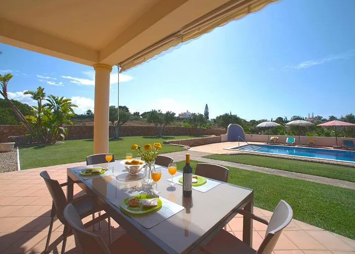 度假居 Alto Da Rafoia By Interhome