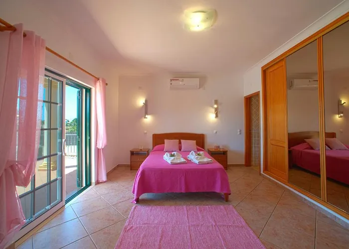 בית נופש Alto Da Rafoia By Interhome לגואה