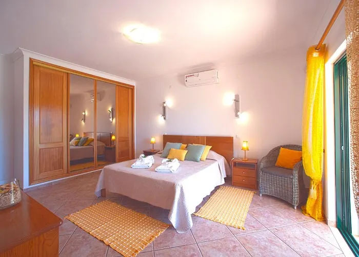 בית נופש Alto Da Rafoia By Interhome לגואה